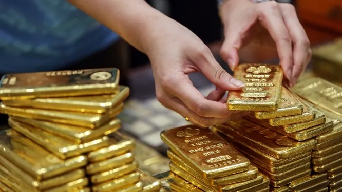 أسعار الذهب ترتفع مع استقرار الدولار وترقب تقرير الوظائف الأمريكية