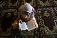 5 سور من القرآن الكريم لعلاج ضيق الصدر.. داوم عليها تمنحك السكينة