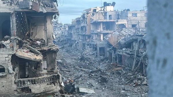 71 شهيداً في غزة منذ الفجر.. واستهداف مبنى بمحيط الجامعات