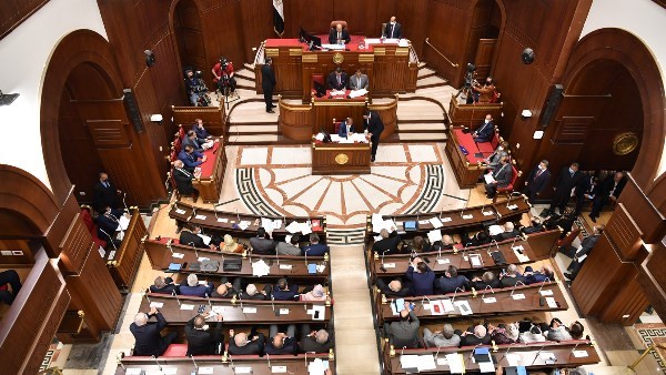 أحزاب تستعد لماراثون الشيوخ 2025.. الوفد بمرشحين على القائمة الوطنية.. والتجمع يقرر عدم خوض الانتخابات على الفردي