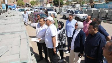 أخبار الوادي الجديد.. المحافظ يتابع أعمال رفع كفاءة الطرق بأحياء الخارجة القديمة.. ويتفقد مخابز الخارجة