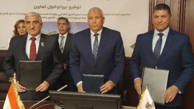 أخبار الوادي الجديد.. المحافظ يُوقّع اتفاقية مشروع “الواحات الخضراء” وتحرير 23 مخالفة