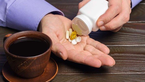 احذر تناول هذه الأدوية مع القهوة.. تفاعل خطير يهدد صحتك