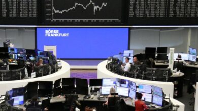 الأسهم الأوروبية ترتفع عند التسوية وتتجاهل تهديدات إعادة فرض الرسوم الأمريكية