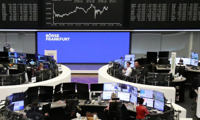 الأسهم الأوروبية ترتفع عند التسوية وتتجاهل تهديدات إعادة فرض الرسوم الأمريكية