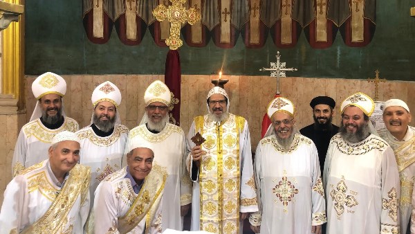 الأنبا انجيلوس يصلي القداس بكنيسة القديس مارمرقس الرسول بشبرا