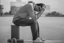التحقيق في محاولة شاب إنهاء حياته في "لايف" على فيسبوك