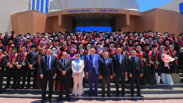 الدفعة 55 .. رئيس جامعة كفر الشيخ يشهد حفل تخريج طلاب الزراعة| صور