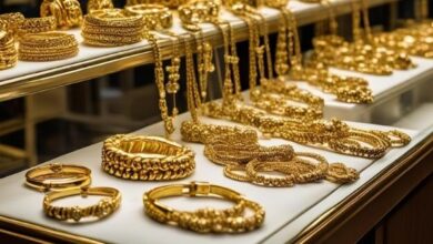 الذهب يتراجع محليًا وعالميًا وسط ضغوط الدولار وترقب الرسوم الأمريكية