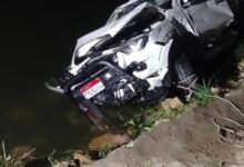 العثور على جثتين وجار البحث عن طفلة مفقودة بحادث انقلاب سيارة بترعة النوبارية بالبحيرة