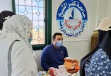 الكشف على 728 مواطنًا خلال قافلة طبية بالتعاون مع الأورمان