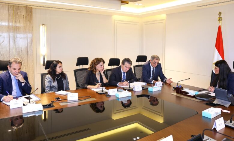 "المشاط" تبحث تعزيز سبل التعاون مع البنك الأوروبي لإعادة الإعمار والتنمية