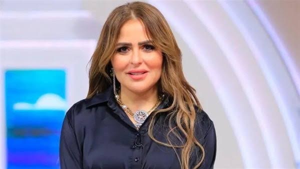 بتخبي دموعها طول الوقت.. مطربة تروي قصة لـ مها الصغير بعد أزمة اللوحات