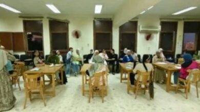 تحكيم مسابقة الكاريكاتير الصحفى بمقر مركز تنمية القدرات