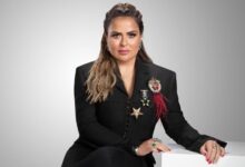 تخيلوا ما شعوري.. فنانة فنلندية تهاجم مها الصغير بعد سرقة لوحتها