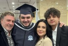 جزء من أغنية عبدالحليم .. سولاف فواخرجي تحتفل بتخرج ابنها