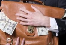 حالات تصل فيها عقوبة الاختلاس إلى السجن المؤبد.. تعرف عليها