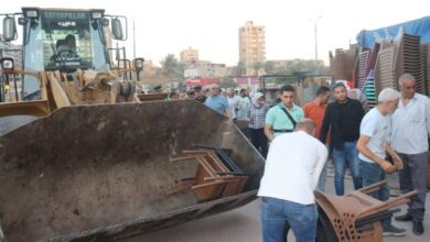 حملة موسعة لإزالة الإشغالات بشارع ترعة الإسماعيلية في شبرا الخيمة