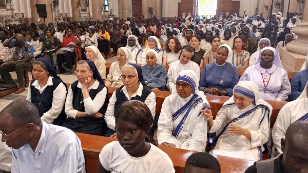 رئيس أساقفة إيبارشية الخرطوم الفخري يحتفل باليوبيل الذهبي لخدمته الأسقفية