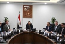 رئيس الوزراء يتابع موقف تنفيذ برنامج الطروحات الحكومية