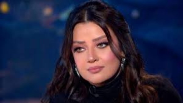رضوى الشربيني تشيد بموقف منى الشاذلي بعد واقعة مها الصغير