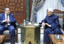 شيخ الأزهر يدعو لدراسة ظاهرة تباهي الأسر بإجادة أبنائها اللغات الأجنبية وضعفهم في العربية
