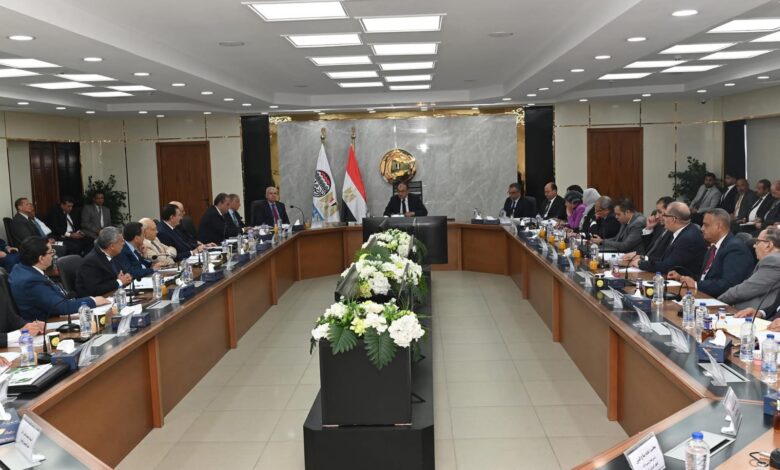 شيمي: مشروعات توسعية جديدة وشراكات مع القطاع الخاص لتحديث وتوطين الصناعات