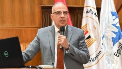 صيانة ترع وتوفير أراضٍ وصيانة كباري.. وزير الري يناقش مطالب جماهيرية مع النواب