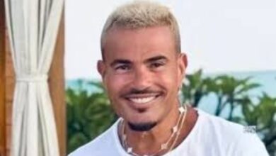 طبعًا بتقولهالي.. مصطفى قمر يشيد بـألبوم عمرو دياب الجديد