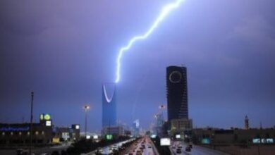 طقس السعودية.. أمطار رعدية مصحوبة برياح نشطة وزخات البرد تضرب المملكة