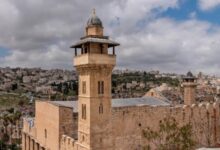طلب عاجل للخارجية الفلسطينية بتدخل اليونسكو لوقف تهويد الحرم الإبراهيمي.. صور