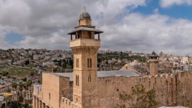 طلب عاجل للخارجية الفلسطينية بتدخل اليونسكو لوقف تهويد الحرم الإبراهيمي.. صور