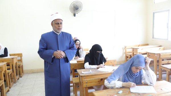 في ختام امتحانات الثانوية الأزهرية لا يسعنا إلا أن نقف احتراما لأبنائنا