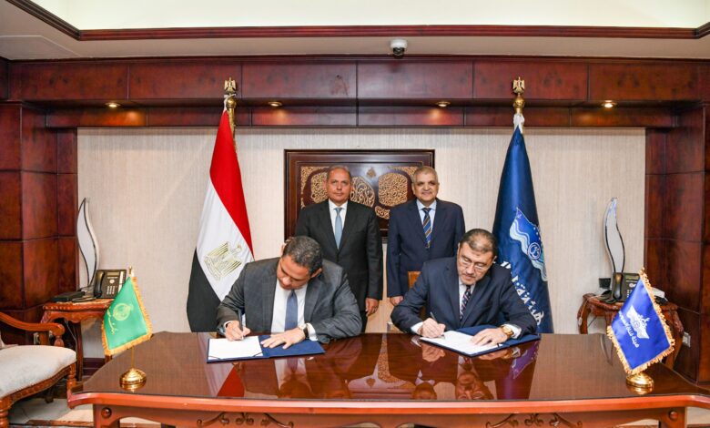 قناة السويس توقع بروتوكول مع بنك مصر  للتعاون بمشروعات التطوير العقاري