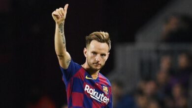 لاعب برشلونة السابق راكيتيتش يعلن إعتزال كرة القدم برسالة مؤثرة
