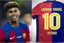 لامين يامال يرتدي القميص رقم 10 رسميا في برشلونة