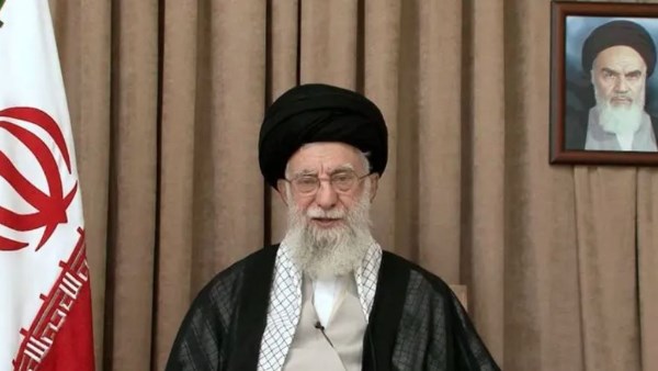 لماذا هدد المرشد الإيراني أمريكا بضرب أكبر قواعدها العسكرية مرة أخرى؟