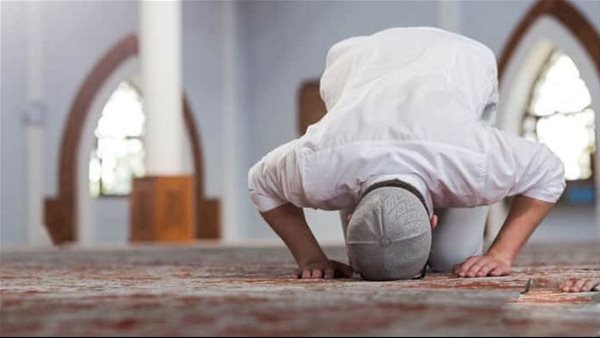 ما حكم تأخير صلاة العصر من أجل العمل؟.. أمين الفتوى يجيب