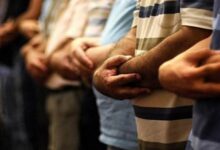 ما حكم قراءة الفاتحة للمأموم في الصلاة الجهرية؟.. أمين الفتوى يجيب