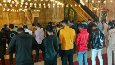 ما هو حد المرور أمام المصلي؟.. مجمع البحوث الإسلامية يكشف