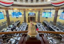 مبيعات محلية وعربية تدفع البورصة المصرية للهبوط بختام التعاملات