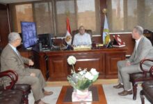 محافظ الغربية يعقد اجتماعًا موسعًا مع “الكهرباء” لترشيد الاستهلاك ومحاربة سرقات التيار