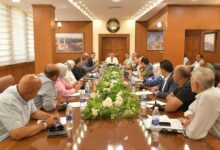 محافظ بورسعيد يعقد اجتماعا لمتابعة أعمال توصيل المرافق لاستاد النادي المصري