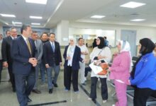 محافظ دمياط يتفقد العيادات الخارجية وكليات الطب والصيدلية وطب الأسنان