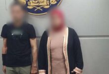 مرات أبوهم بتعذبهم.. العثور على طفل بطريق مطروح وشقيقه مصاب بكدمات
