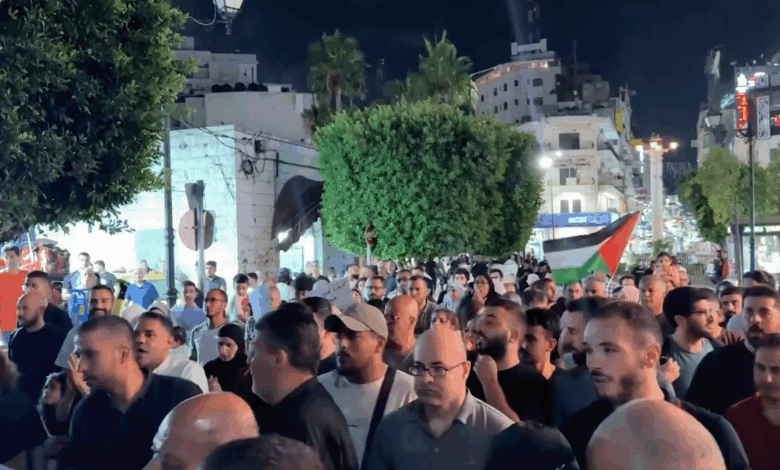 مسيرات داعمة لغزة في الضفة وأجهزة السلطة تقمعها وتعتقل ناشطين