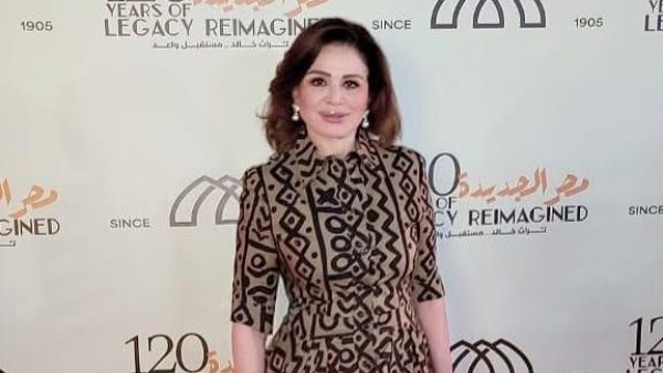 مش بالسن... إلهام شاهين تثير الجدل في الساحل الشمالي