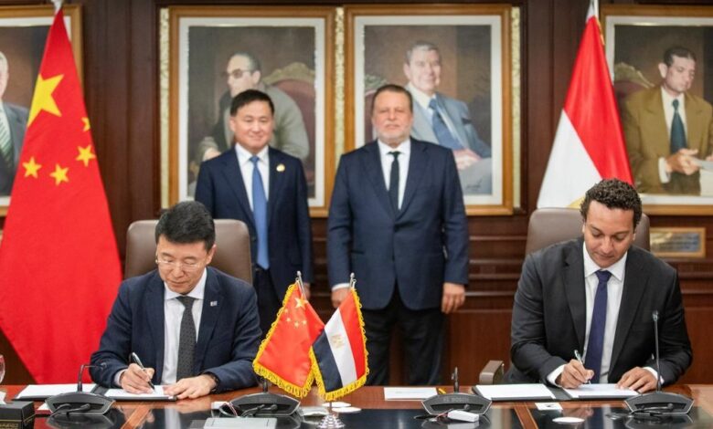 مصر والصين تبحثان تسوية المدفوعات الثنائية بالعملات المحلية