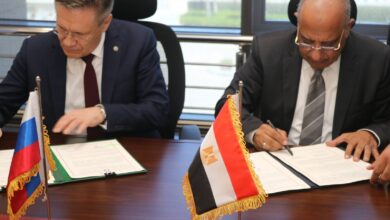 مصر وروسيا توقعان بروتوكولًا مكملًا للاتفاقية الحكومية الخاصة بالتعاون في بناء وتشغيل محطات الطاقة النووية