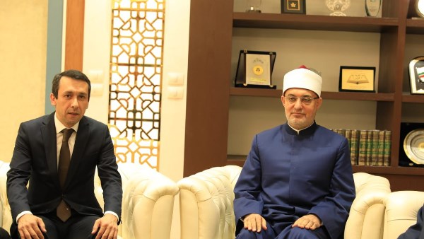 مفتي الجمهورية يبحث مع نائب سفير أوزبكستان سبل تعزيز التعاون الديني والعلمي